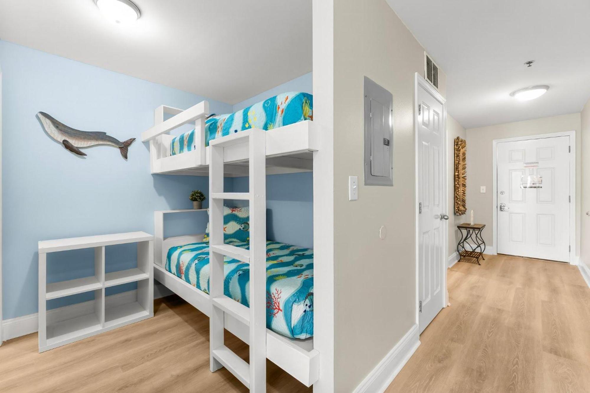 Laketown Wharf 713- Our Lil Sea-cret Holiday home Panama City Beach